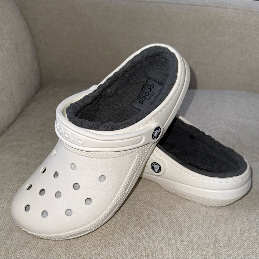 Crocs White Clogs with Fleece Lining Unisex adults Men 9 Women 11